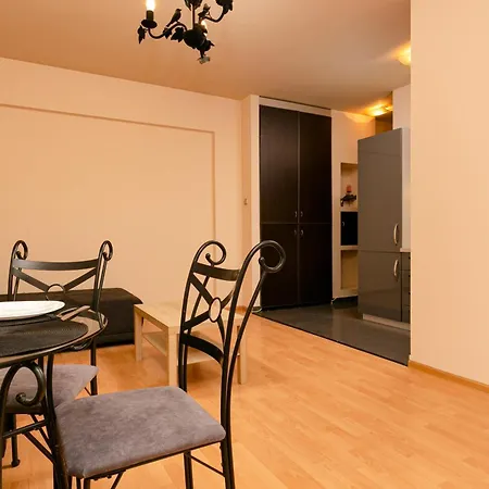 Lejlighed Wola With Balcony & Close To Metro By Renters