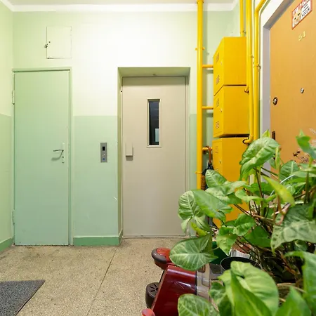 Wola With Balcony & Close To Metro By Renters * Warszawa